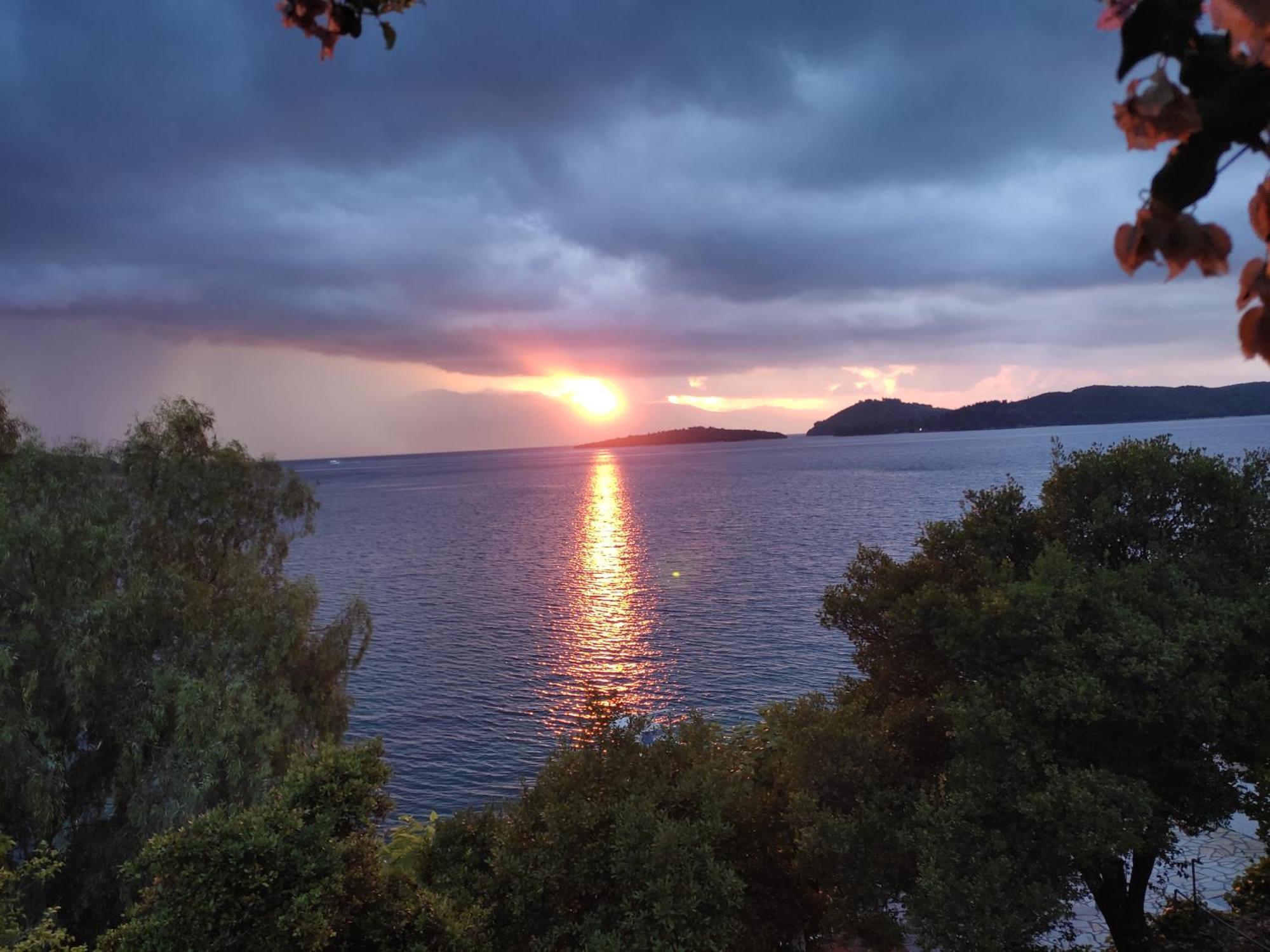 Villa Korakias Seaview Yénion Exterior foto