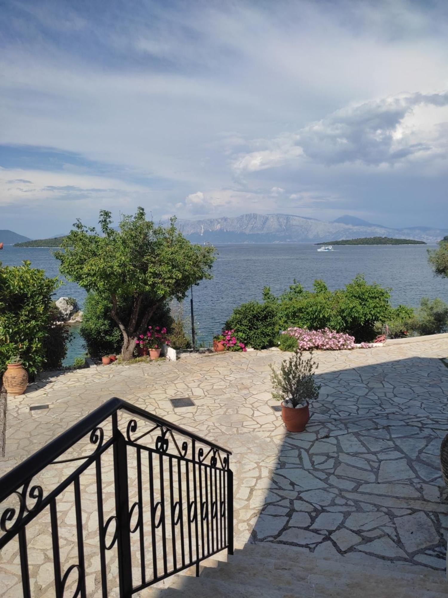 Villa Korakias Seaview Yénion Exterior foto